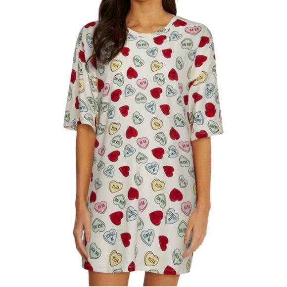 Nwt Wildfox Heart sleep shirt COMFORTABLE AND ADORABLE - Picture 2 of 7